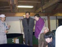 仕込蔵で説明を聞いています