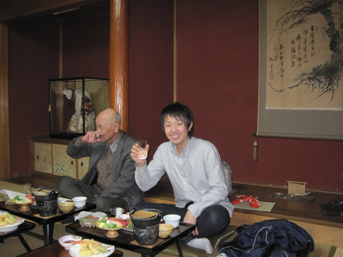 右の方は、竹葉会会長の佐藤さんです