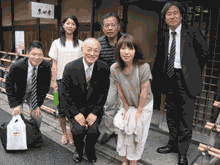 店主　寿安さんとみんなでパチリ